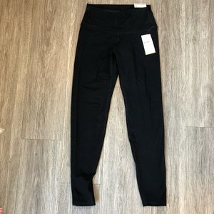 OLD NAVY BLACK GO DRY BALANCE LEGGINGS